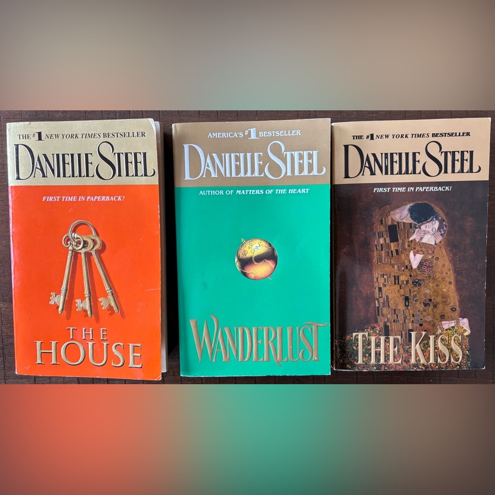 Set of 3 Danielle Steel #1 NYT Bestselling Books: Wanderlust,The House,The Kiss